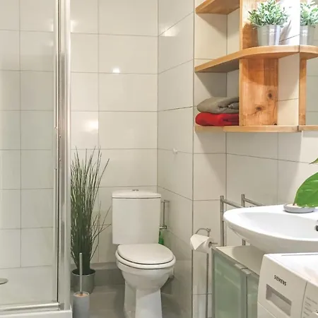 1 Bedroom Beautiful In